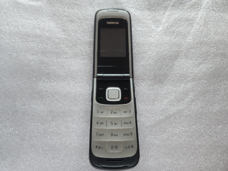 Carcasa telefon - Carcasa pentru Nokia 2720 completa folosita