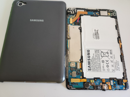 Tableta Samsung Galaxy TAB 7.7 wifi + 3g argintiu defecta [1]