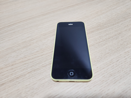 Telefoane mobile - Telefon iPhone 5c galben model A1507 folosit stare foarte buna
