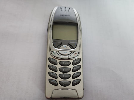 Telefoane mobile - Telefon mobil Nokia 6310i folosit carcasa originala