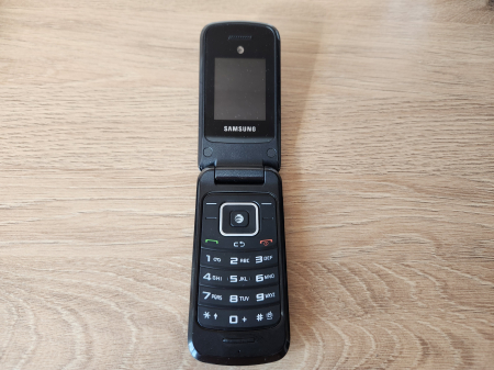 Telefoane mobile - Telefon mobil Samsung SGH-A157V flip impecabil