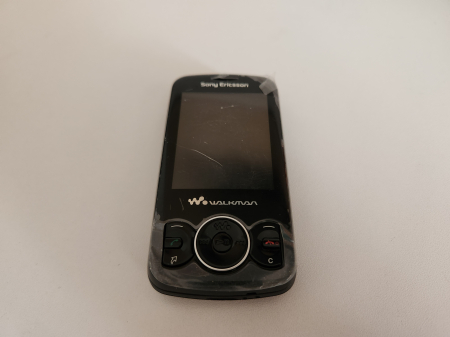 Telefoane Sony - Telefon mobil Sony Ericsson W100i Spiro negru reconditionat