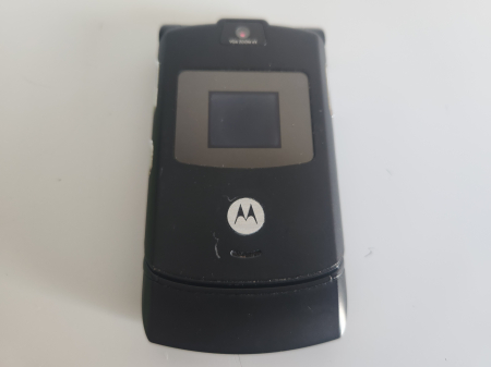 Telefoane mobile - Telefon Motorola V3 folosit