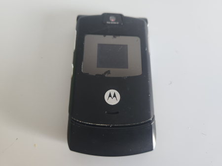 Telefoane mobile - Telefon Motorola V3 folosit pentru piese