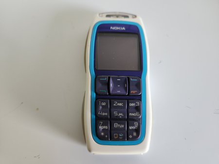 Telefoane mobile - Telefon Nokia 3220 RH-37 folosit albastru