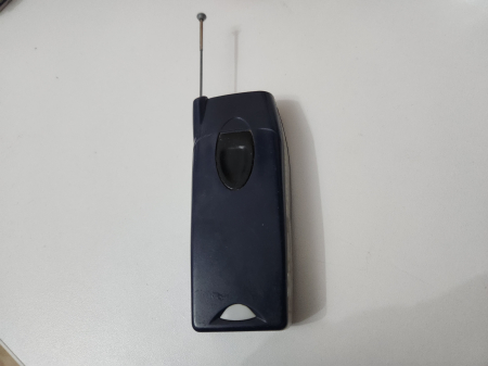 Telefon Nokia 3585i albastru folosit modelul cu antena [1]