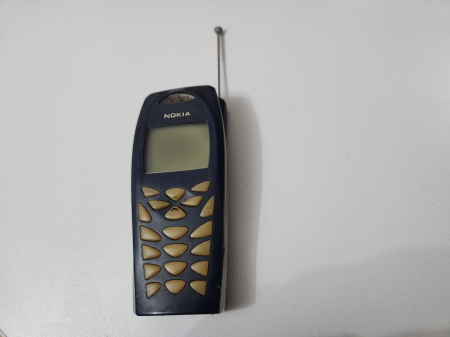 Telefoane mobile - Telefon Nokia 3585i albastru folosit modelul cu antena