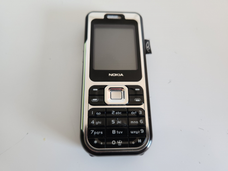 Telefoane mobile - Telefon Nokia 7360 RM-127  folosit negru