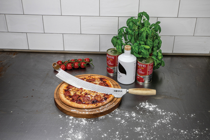 Cutit BOSKA Pizza & Cheese Oslo+Nr.4, otel inoxidabil, manere din stejar, iF Design Award [9]