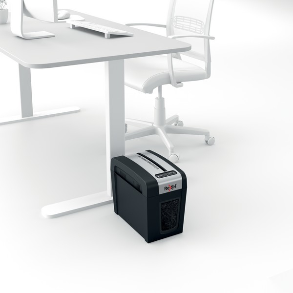 Distrugator documente manual REXEL SECURE MC3 Slim, P5, micro-cut (particule), 3 coli, 10l [6]