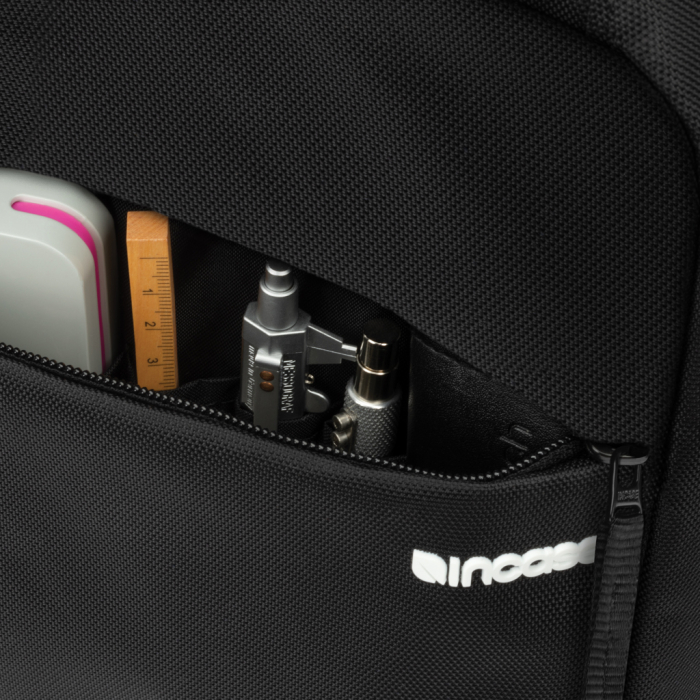 Rucsac Incase ICON Slim Pack pentru MacBook 16", compartiment captusit si buzunare cu acces rapid [12]