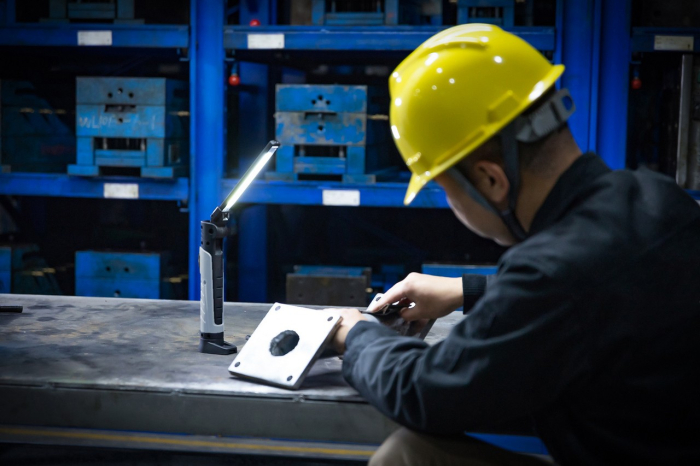 Lampa de lucru Suprabeam I2R 700 Lumeni, reincarcabila [11]