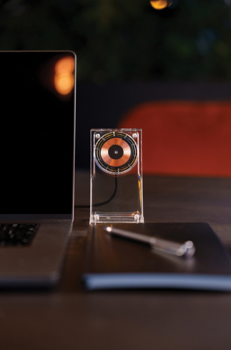 Stand de incarcare wireless magnetic 15W Magcharge, acrilic transparent [9]