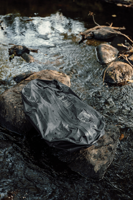 Sac de vidat Nordic Drift Trail RCS IPX8 20L, cu pompa electrica integrata, USB Type-C [7]