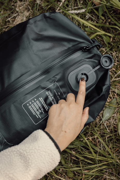 Sac de vidat Nordic Drift Trail RCS IPX8 20L, cu pompa electrica integrata, USB Type-C [8]