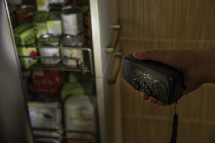 Radio de urgenta cu panou solar si lanterna RescueWave RCS [9]