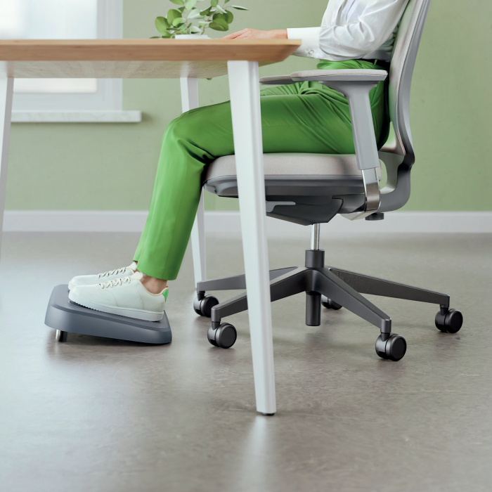 Suport Ergonomic Leitz Ergo – Ajustabil pentru Picioare, Plastic Partial Reciclat, Gri-Carbune [2]