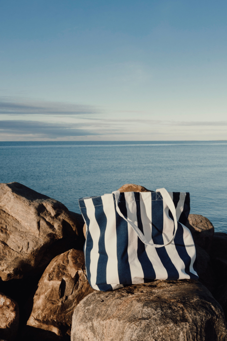 Geanta de plaja VINGA Lagoa GRS, canvas reciclat, manere duble, model in dungi [4]