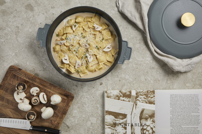 Braiser VINGA Monte Heritage 2.5 L, fonta emailata, prajire si gatire lenta [6]