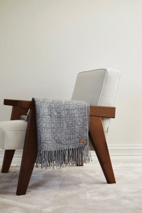 Patura VINGA Verso cu model geometric – eleganta si confortabila [5]
