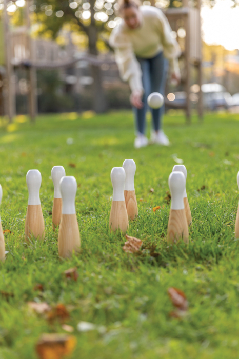 Set popice din lemn cu 9 popice si 3 bile – joc distractiv pentru familie [6]