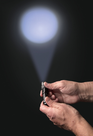Lanterna de buzunar 3W CREE™ LED din aluminiu – 85 lumeni, compacta [12]