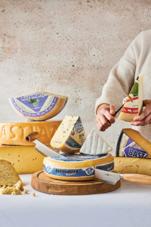Cutit BOSKA Pizza & Cheese Oslo+Nr.4, otel inoxidabil, manere din stejar, iF Design Award [14]