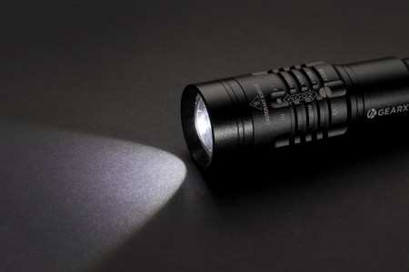 Lanterna Gear X USB reincarcabila – 1000 lumeni, raza 500 m, autonomie 4h, IPX4 [10]