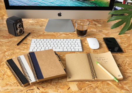 Agenda cu spira si coperta kraft, cu pix – personalizabila si eco-friendly [7]