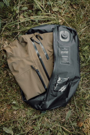Sac de vidat Nordic Drift Trail RCS IPX8 20L, cu pompa electrica integrata, USB Type-C [5]