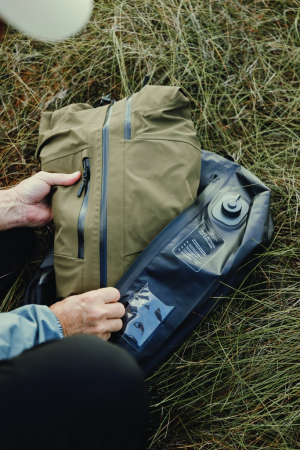 Sac de vidat Nordic Drift Trail RCS IPX8 20L, cu pompa electrica integrata, USB Type-C [10]