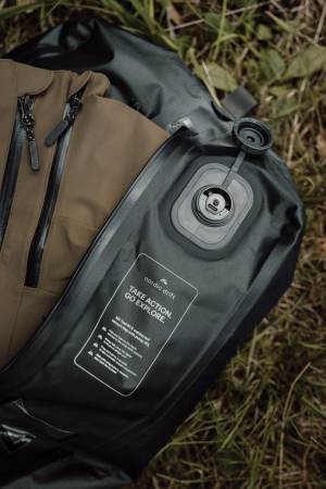 Sac de vidat Nordic Drift Trail RCS IPX8 20L, cu pompa electrica integrata, USB Type-C [8]