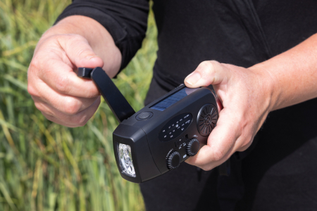 Radio de urgenta cu panou solar si lanterna RescueWave RCS [5]