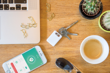 Localizator patrat pentru chei 2.0 cu albastrutooth si functie selfieGaseste-ti cheile, portofelul sau telefonul cu localizatorul 2.0 albastrutooth 4.0. Functie selfie, baterie inlocuibila si aplicatie gratuita. [9]