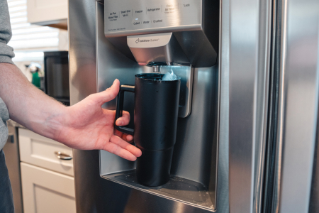 Pahar Tana plastic reciclat 750 ml cu maner si capac 3-in-1 [4]