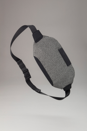 Urban Bumbag, borseta antifurt din material rezistent [13]