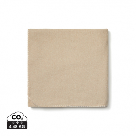 Noutati si inovatii - Patura VINGA Bilton reciclata – fleece melange cu functie poncho