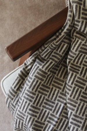 Patura VINGA Lenox – design geometric jacquard| acril 100% [7]
