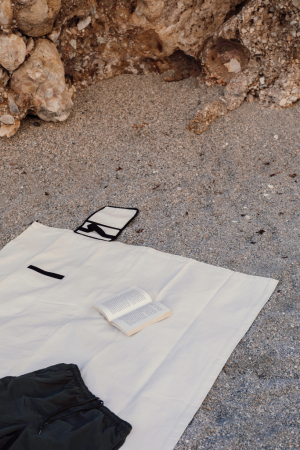 Patura de picnic VINGA Volonne AWARE™ reciclata cu buzunar [4]
