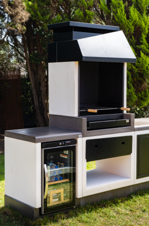 Gratar pentru gradina Tuozi Barbecue Kitaway Otte din beton si otel, 84 × 63 × 206 cm [1]