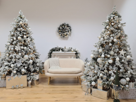 Brad artificial Premium Alaska cu zapada si conuri de brad, 210 cm - BraziPremium.ro [2]