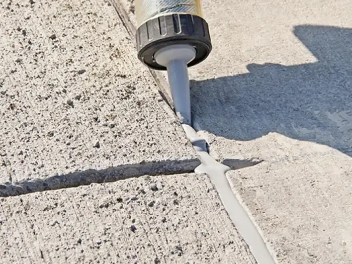 Mastic Poliuretanic Autonivelant Pentru Rosturi din Pardoseală SoudaFlex 33SL Gri Beton 600mL [1]