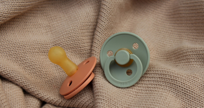 BIBS - Set 2 suzete Colour Latex, tetina rotunda, 6 luni + [4]