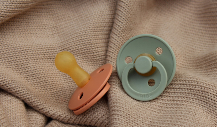 BIBS - Set 2 suzete Colour Latex, tetina rotunda, 6 luni + Vanilla/Peach [3]