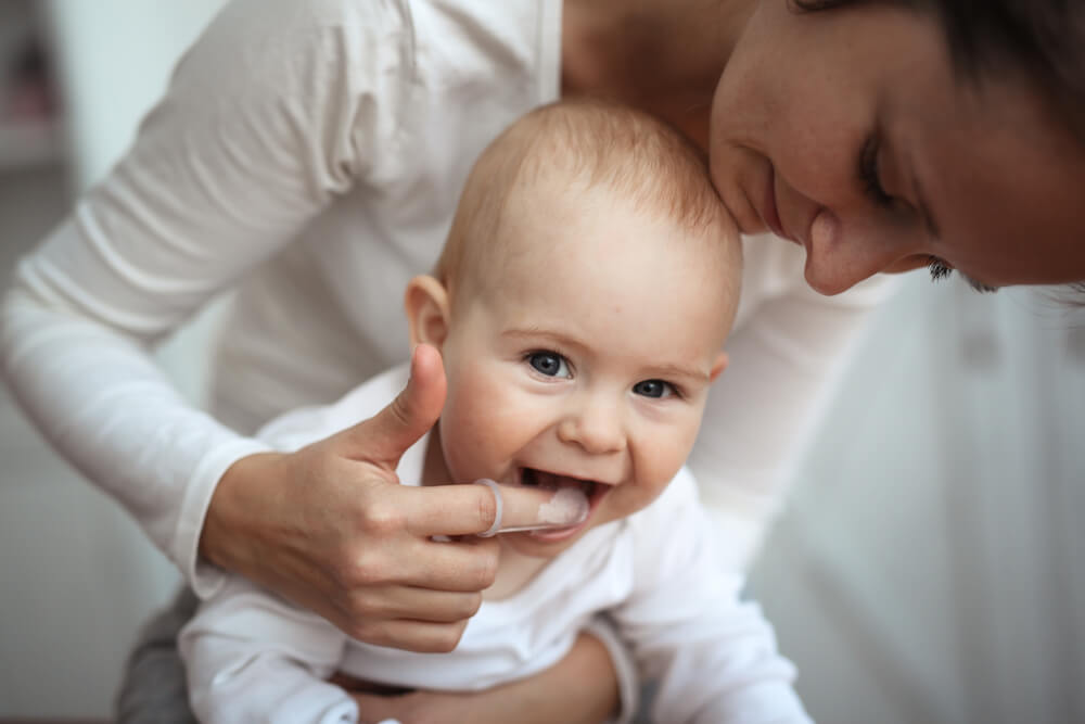 Ingrijirea dintilor la bebelusi: Cum se face igiena corecta