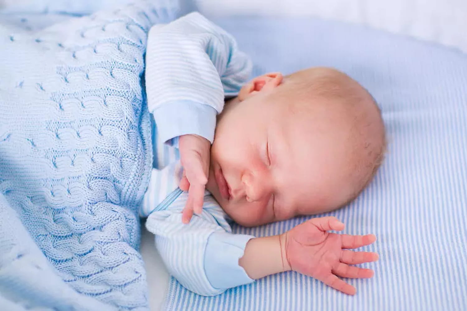 Somnul bebelusului: Cum si cat de mult doarme bebe in primul an de viata?