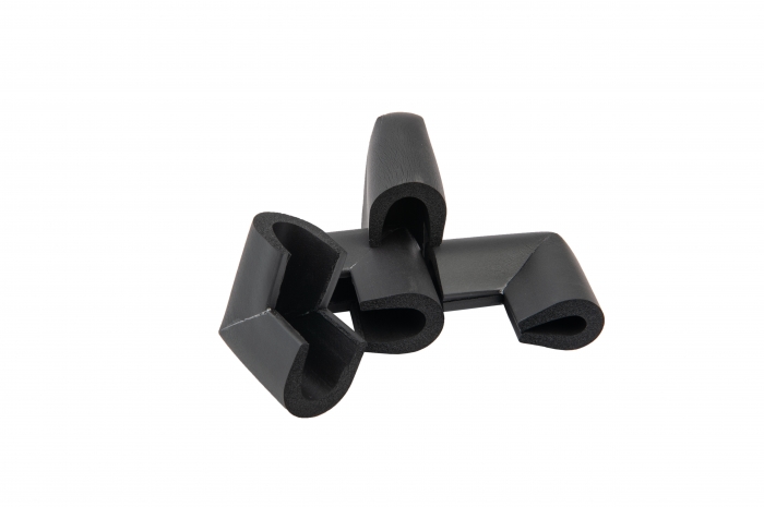 Set 4 coltare in forma u, 3.5x0.7x6 cm, negru