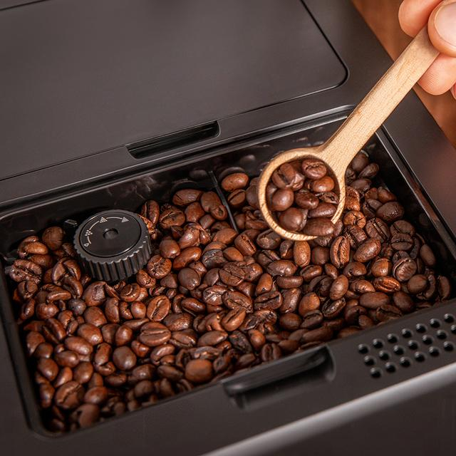 CECOTEC Cremma Compactccino Connected Black Rose Espressor Super-Automat Compact 19 bari, ecran TFT și Wi-Fi, Rezervor de lapte și Thermoblock. [9]
