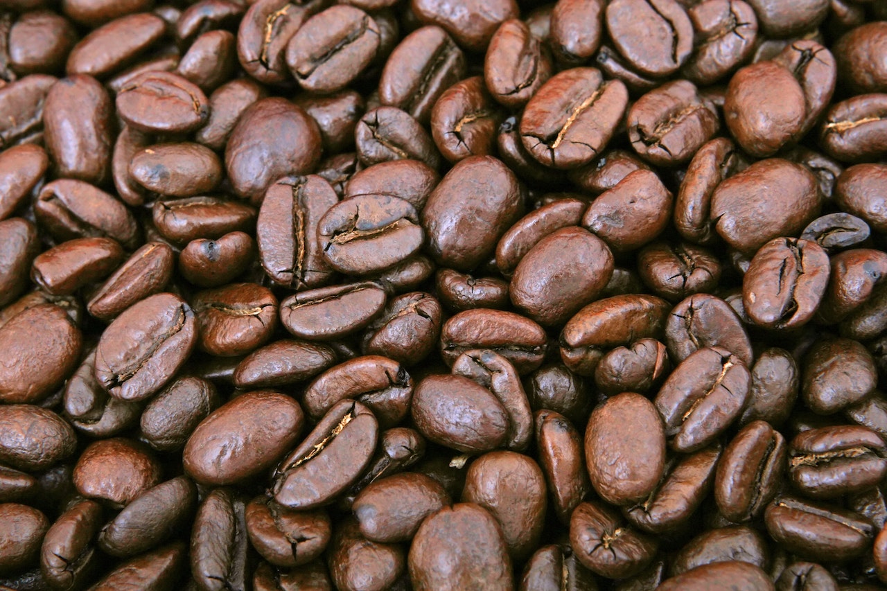 Cum să alegi boabele perfecte pentru o cafea de calitate superioară