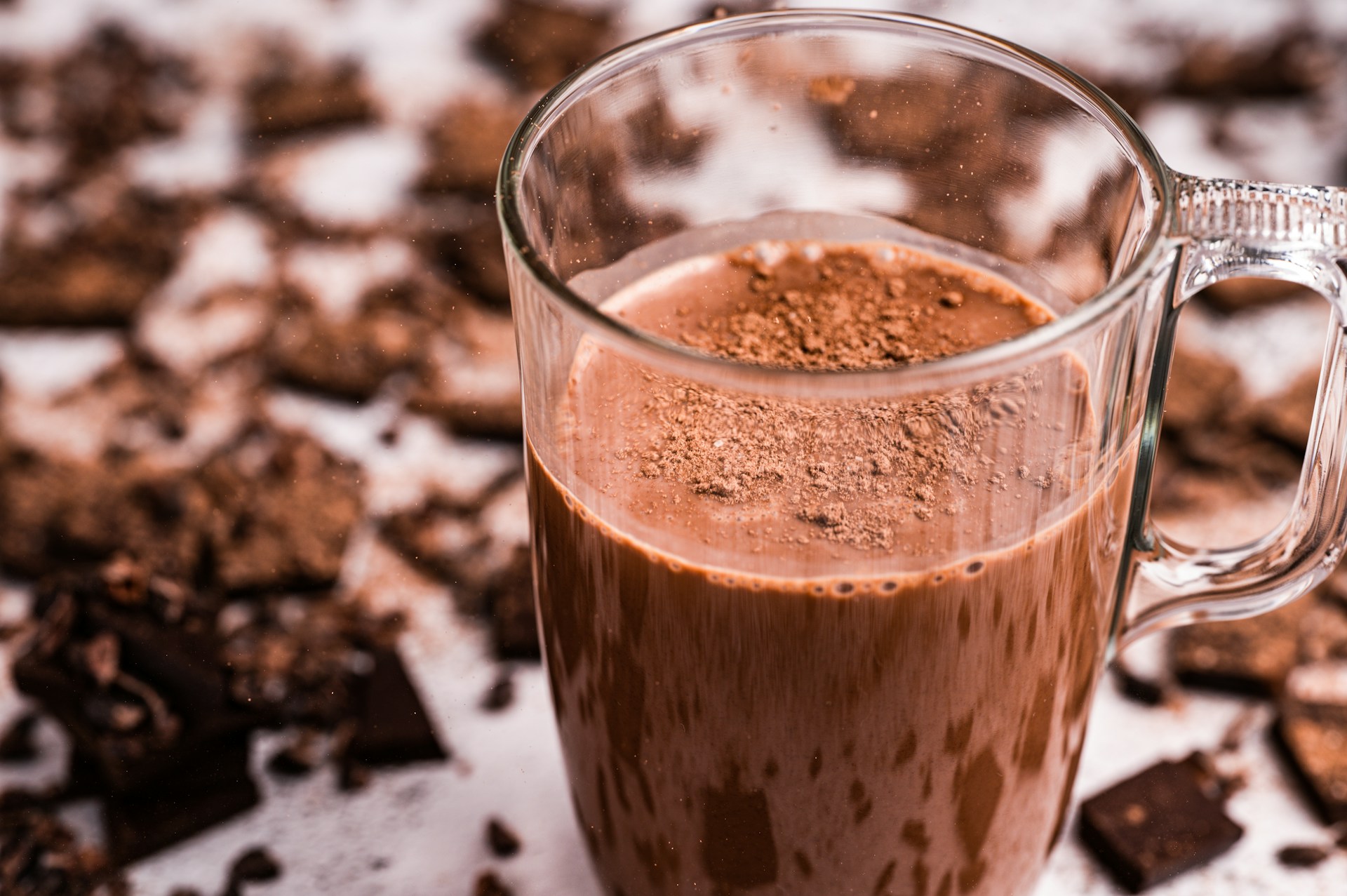 Ciocolata caldă de casă vs. preparatul din comerț: Care este preferata ta?